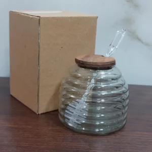 ظرف عسل شیشه ای با درب چوبی به همراه قاشق کد p8192